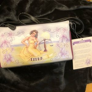 Libra purse